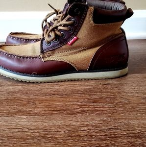 used (size 9) casusal Levi boots. 5yrs old